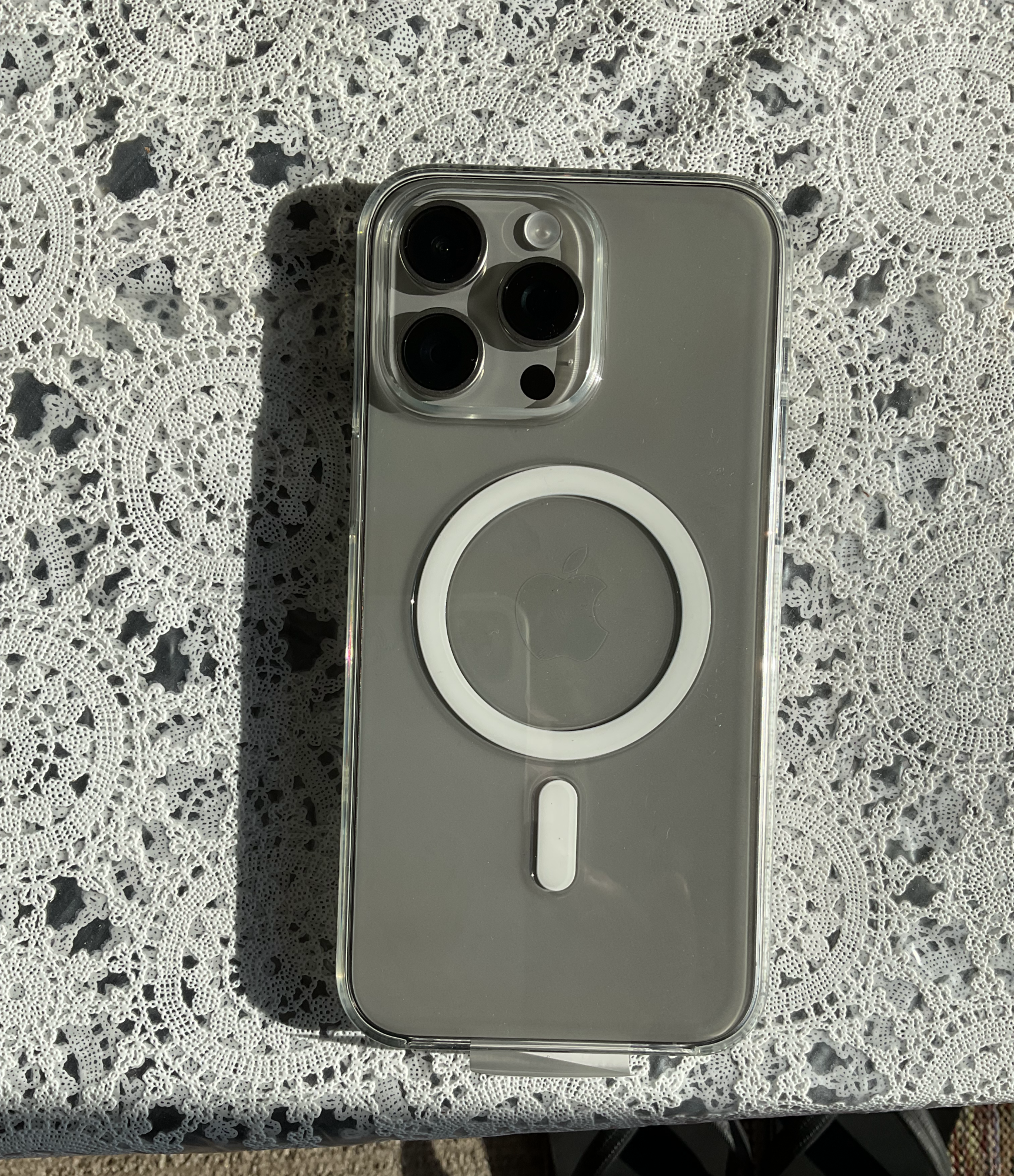 iPhone-15-Pro-Max_Nat-Ti_Clear-Case_direct-sun-1.png