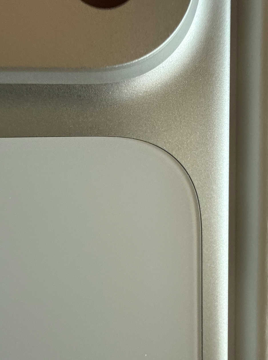 iPhone 17 pro misaligned back 2.png
