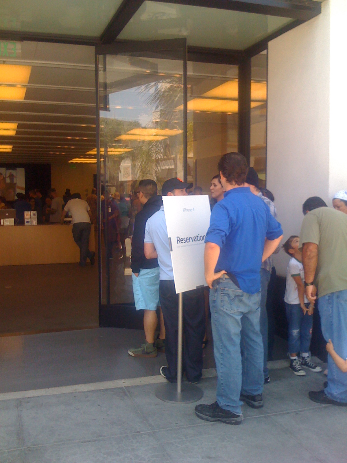 iPhone 4 002.jpg