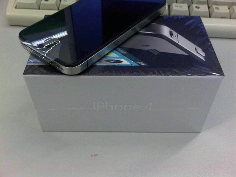 iphone 4.JPG