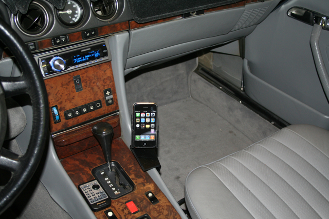 iPhone 560SL.jpg