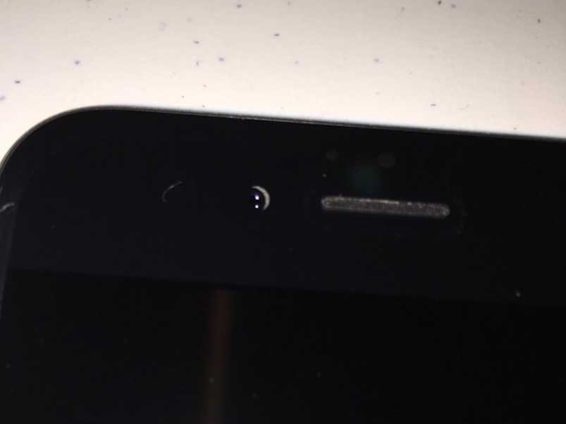 iphone-6-camera-misaligned-2.jpg