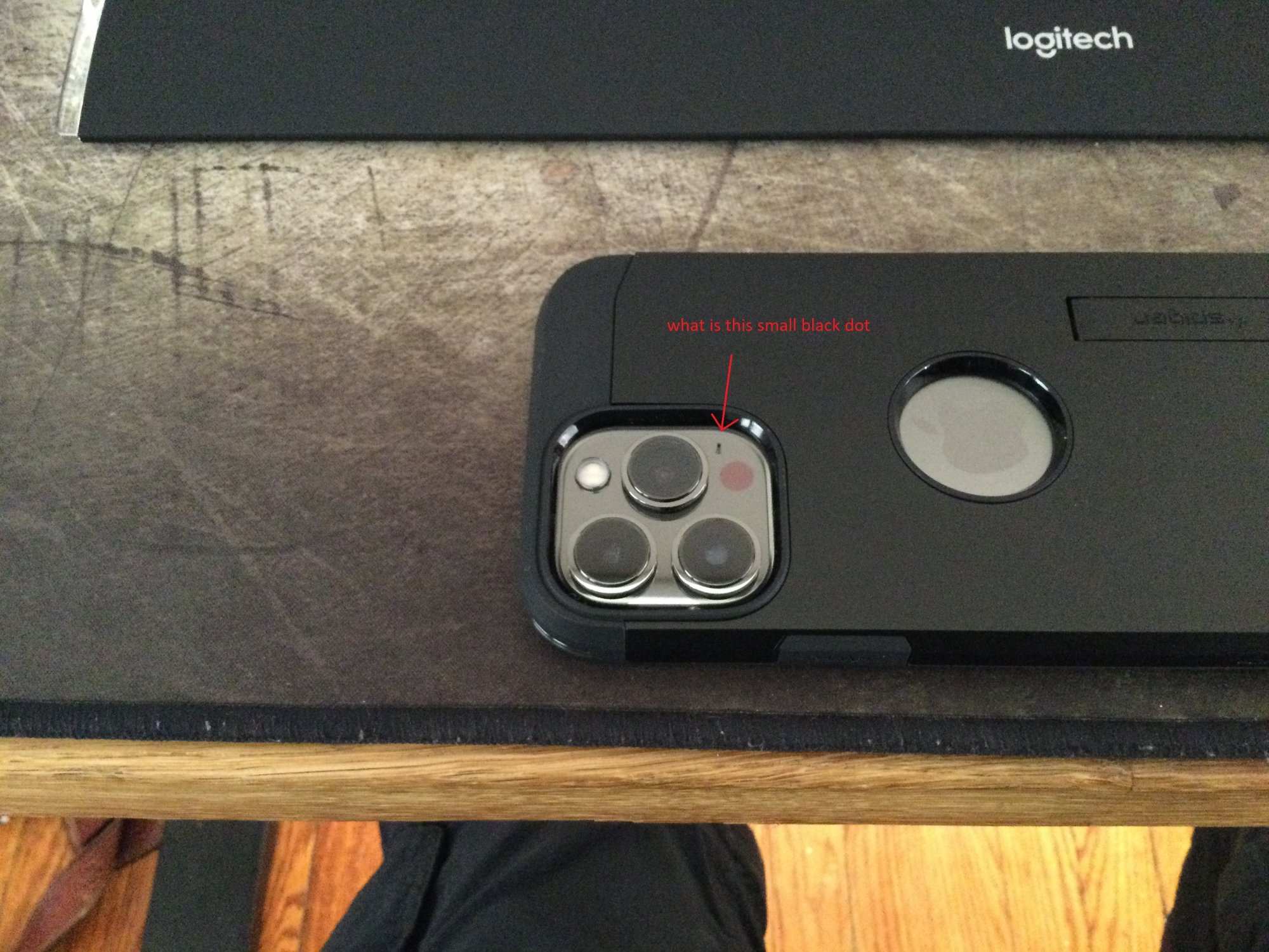 iphone black dot.JPG