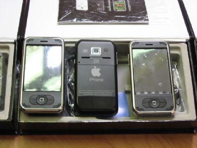 iPHONEB.jpg
