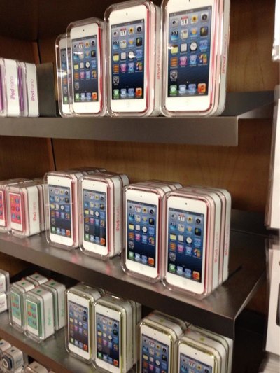 ipod-touch-5g-nano-7g-apple-store.jpg