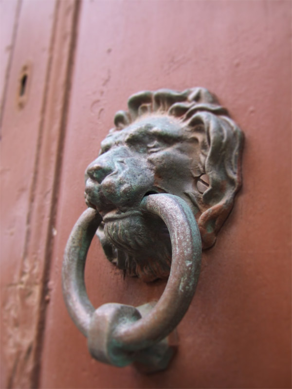 knocker.jpg