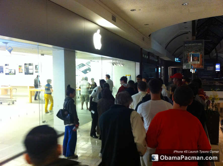 line, iPhone 4S launch Tysons Corner.jpg