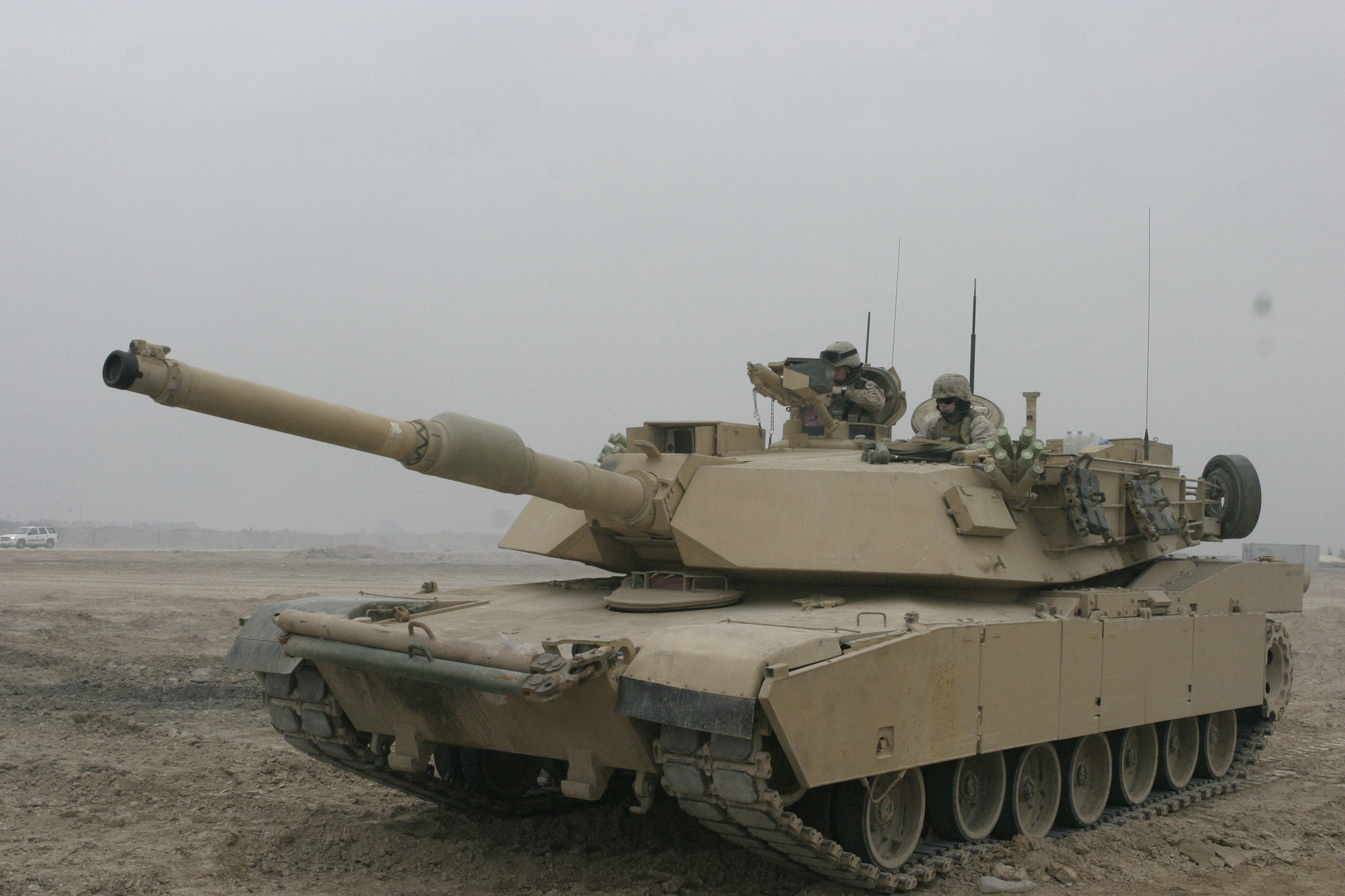 M1A1_Abrams_Tank_in_Camp_Fallujah.jpg