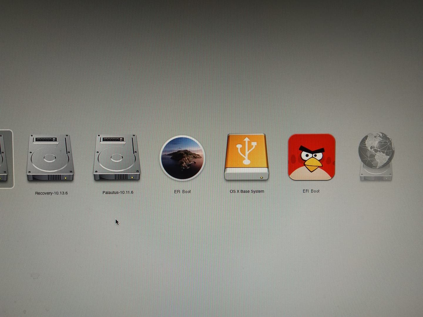 Mac Pro boot screen with network boot.jpg
