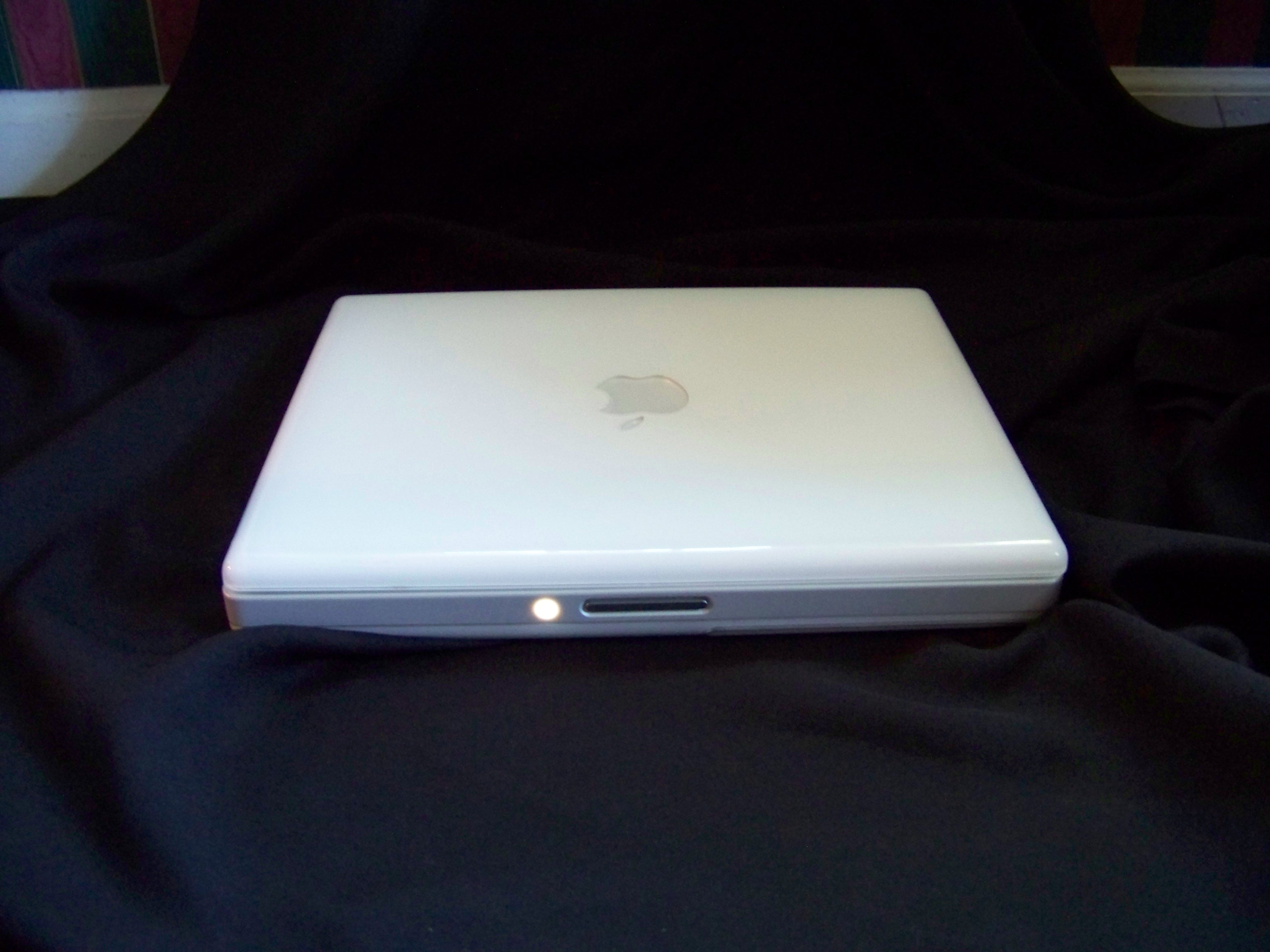 Mac with small light.JPG
