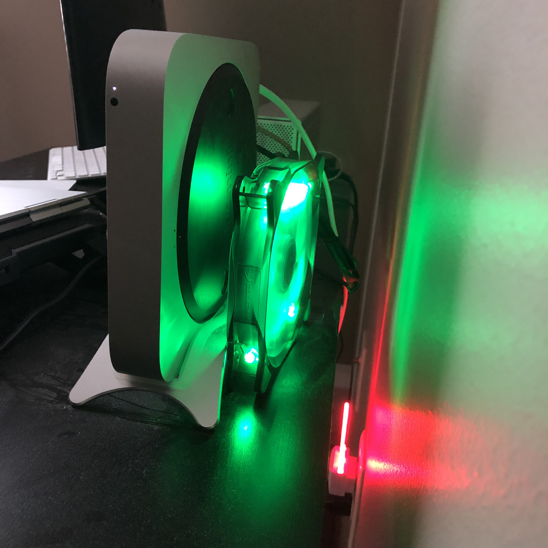 Mac_mini_ext_LED_fan.png