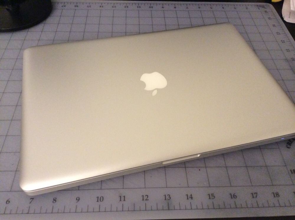 macbook.JPG