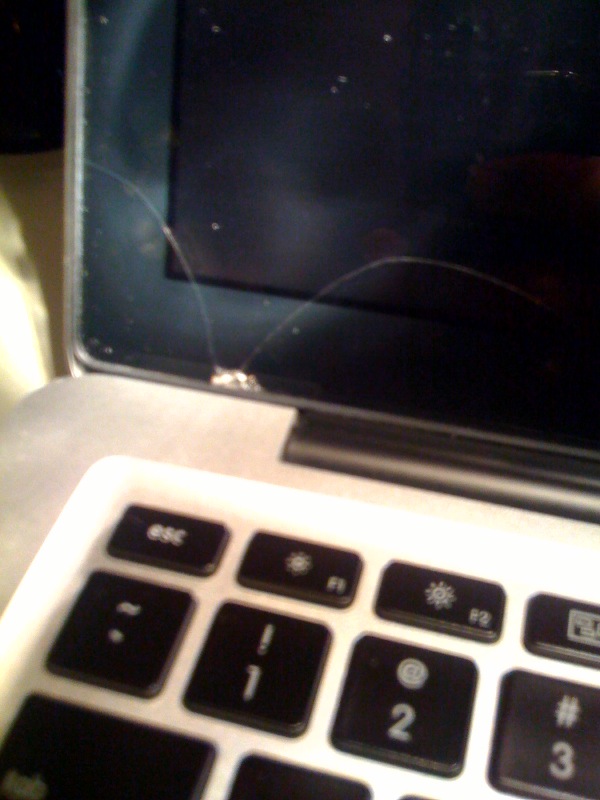 MacBook Pro Crack 1.jpg