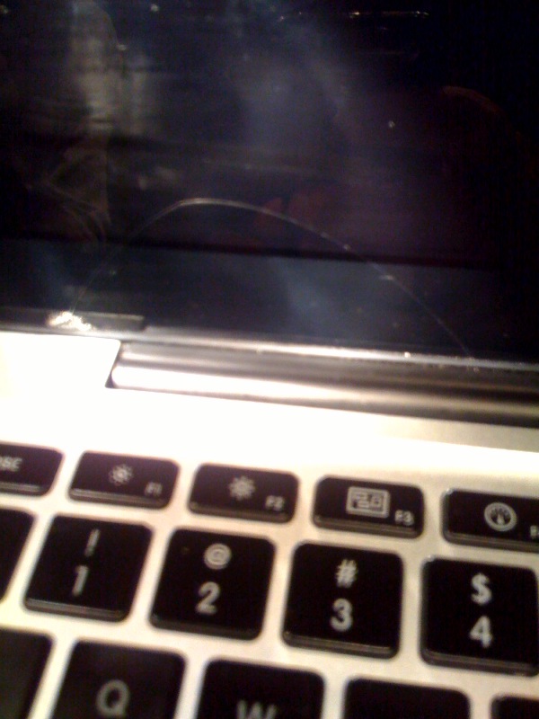 MacBook Pro Crack 2.jpg