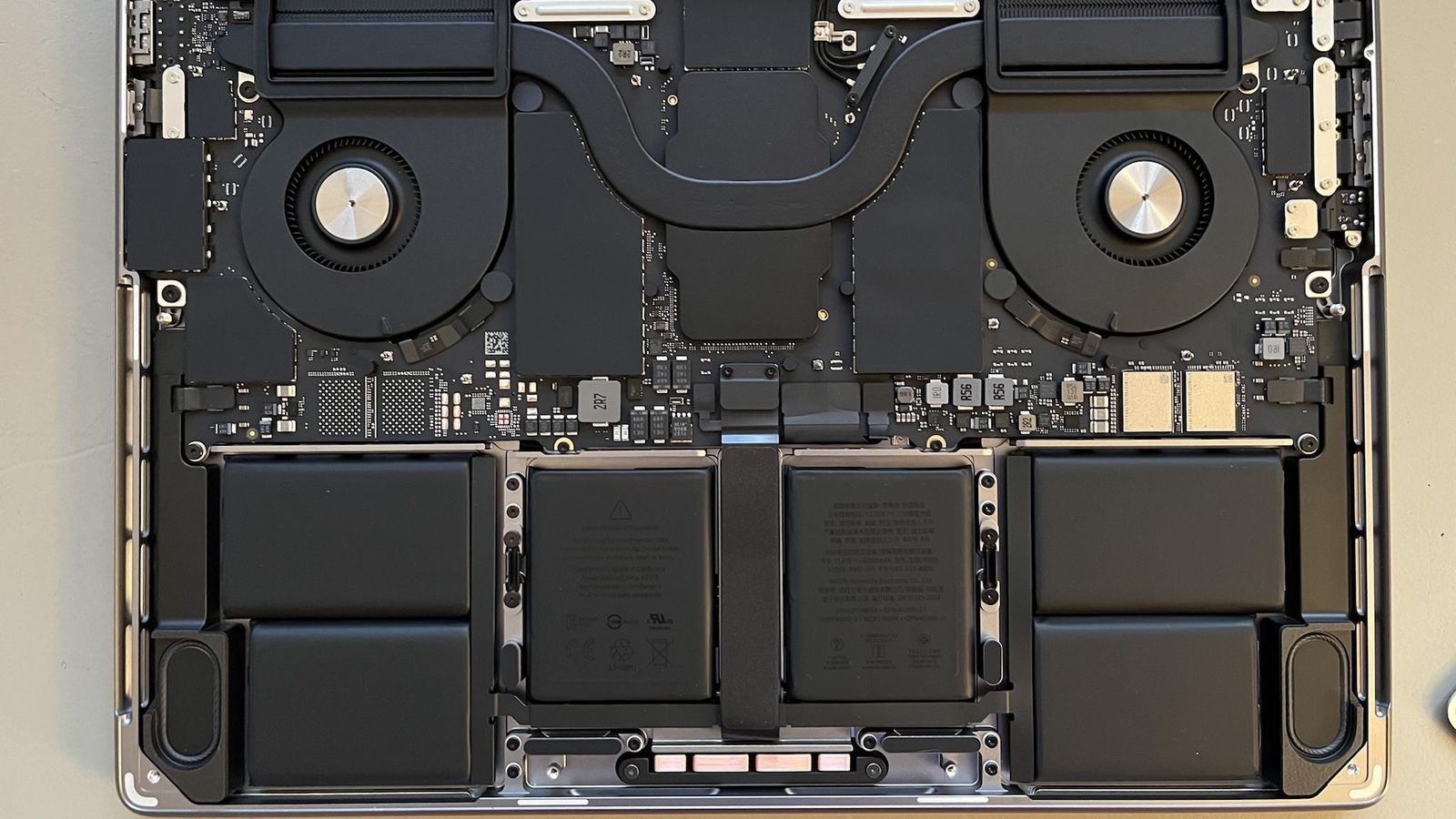 macbook-pro-teardown-1.jpg