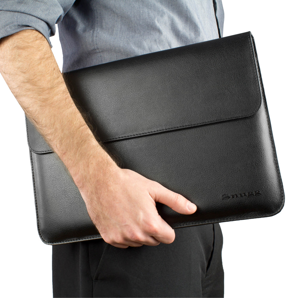 MacBook-Wallet-Blk-InUse.jpg