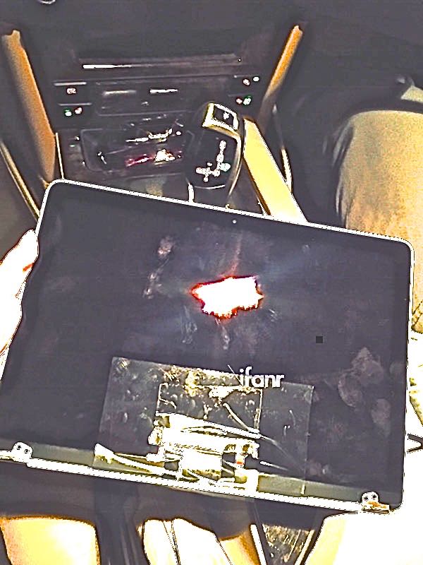 macbook_air_12_display_enhanced.jpg