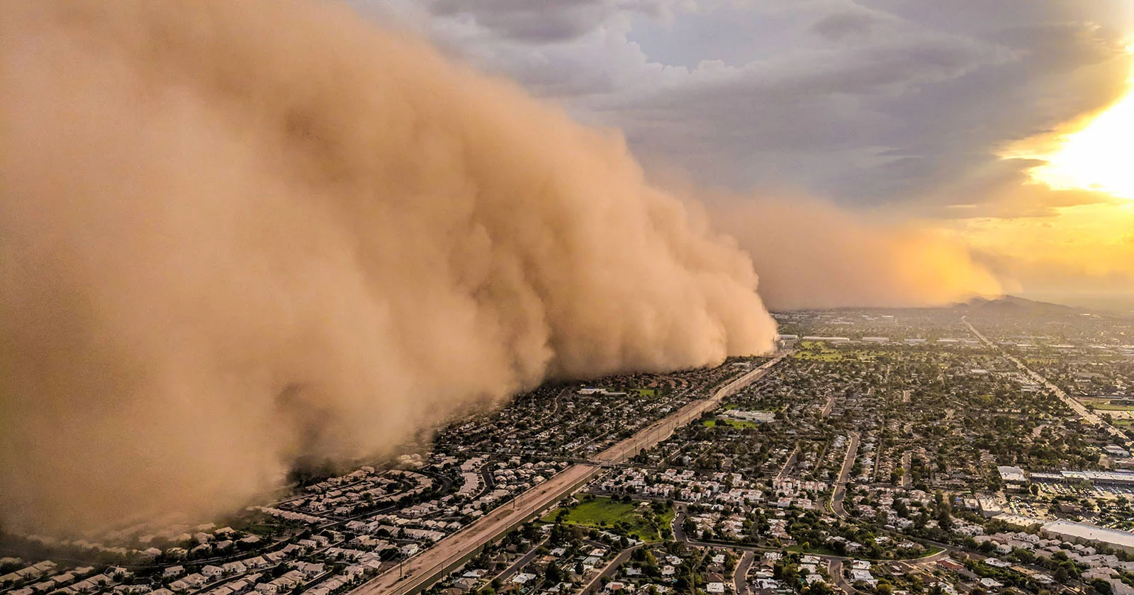 massiveduststormfeatt.jpg