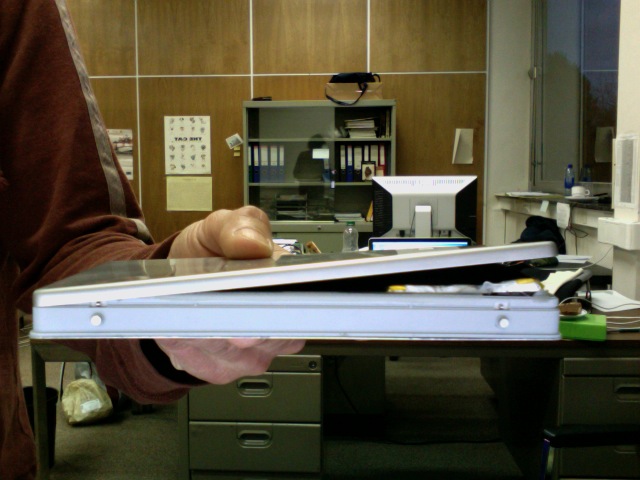 mbp-swollen-battery-2.jpg