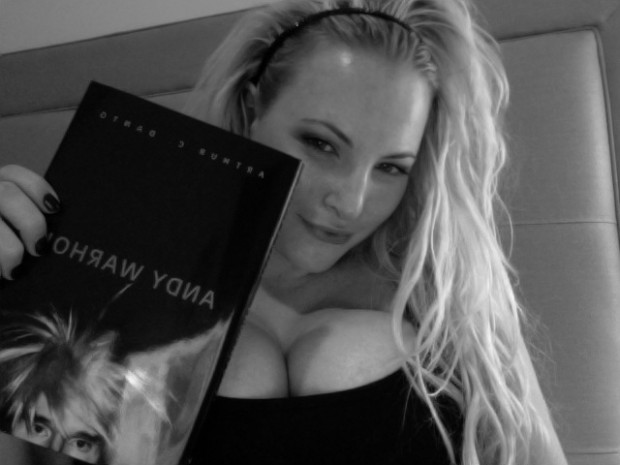 meghan-mccain-boobs-620x465.jpg
