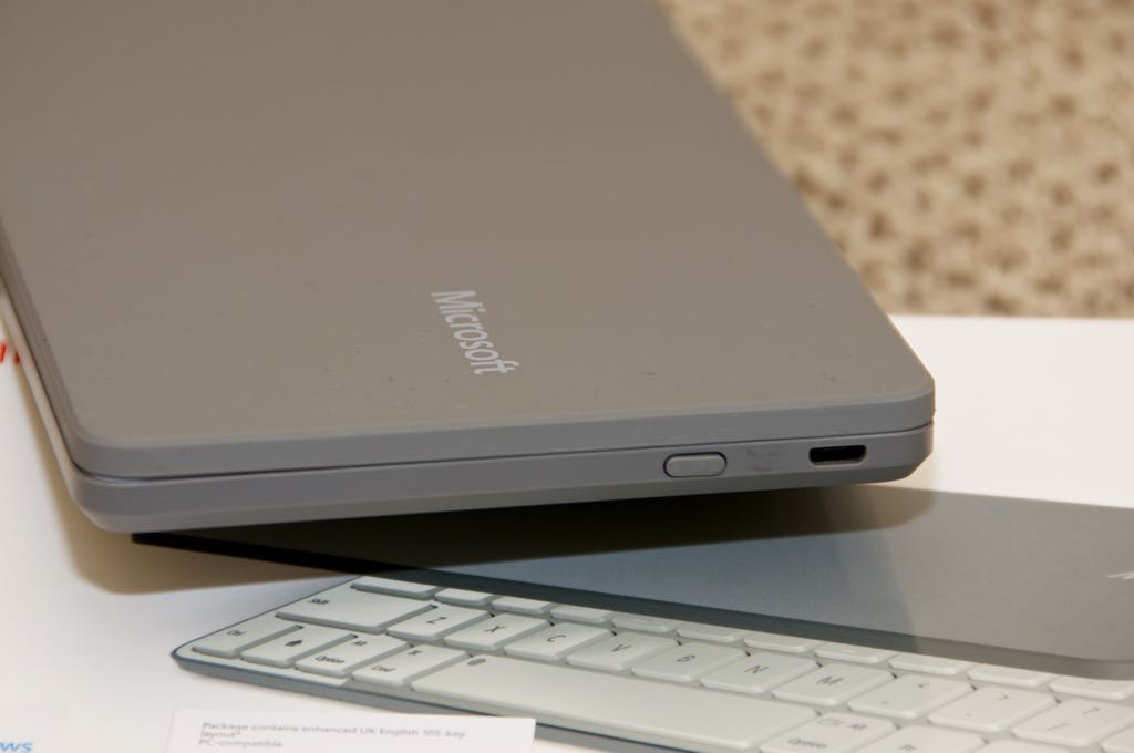 Microsoft Universal Mobile Keyboard 2.jpg