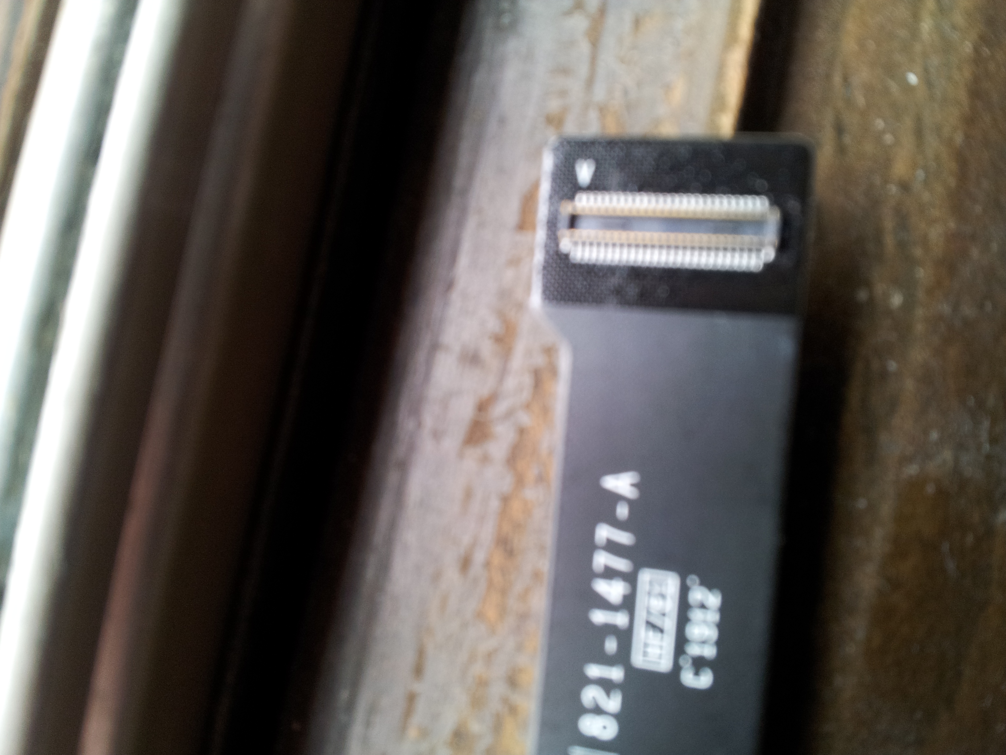 mid2012 air cable2.jpg