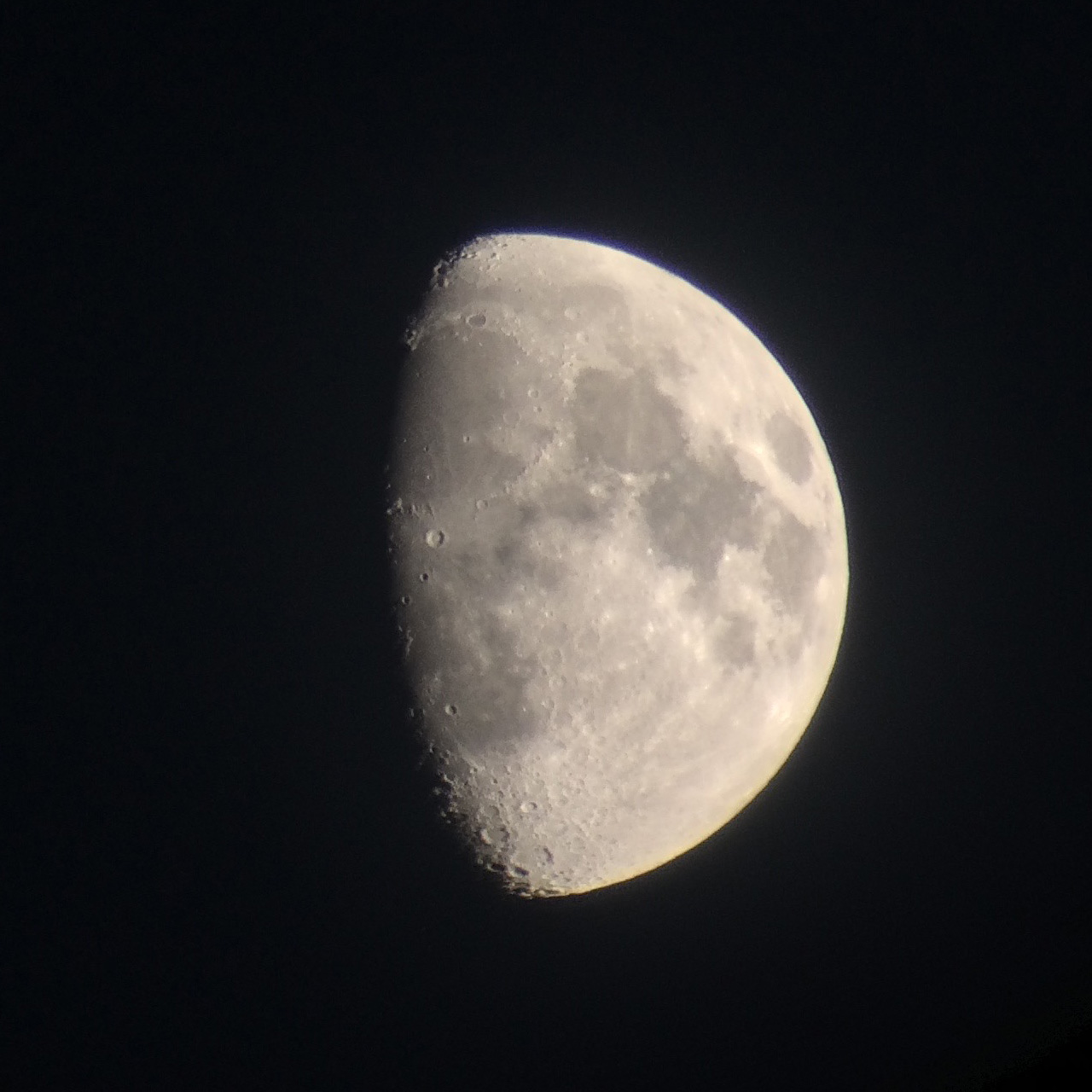 moon.jpg