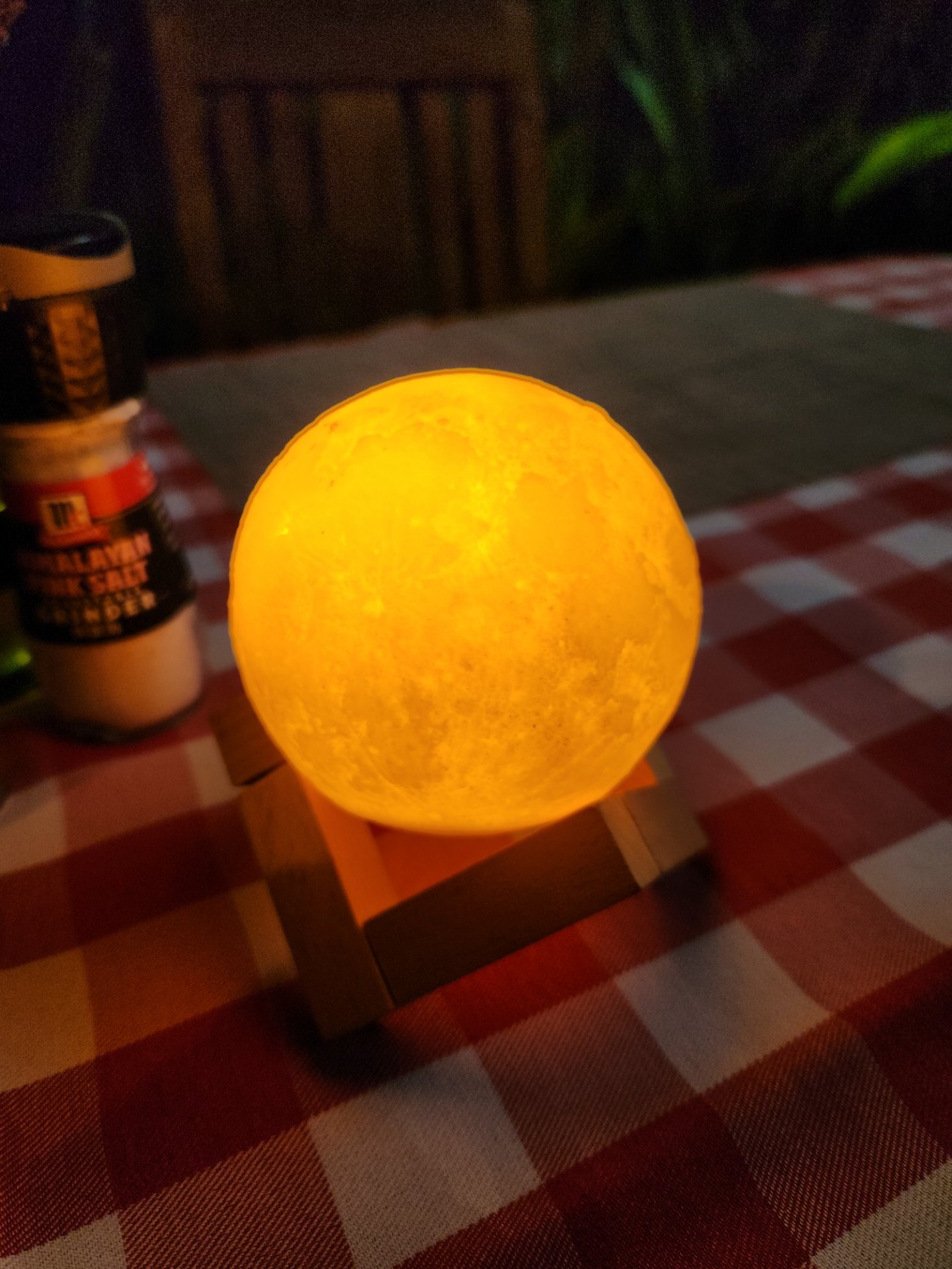 moon1.jpg