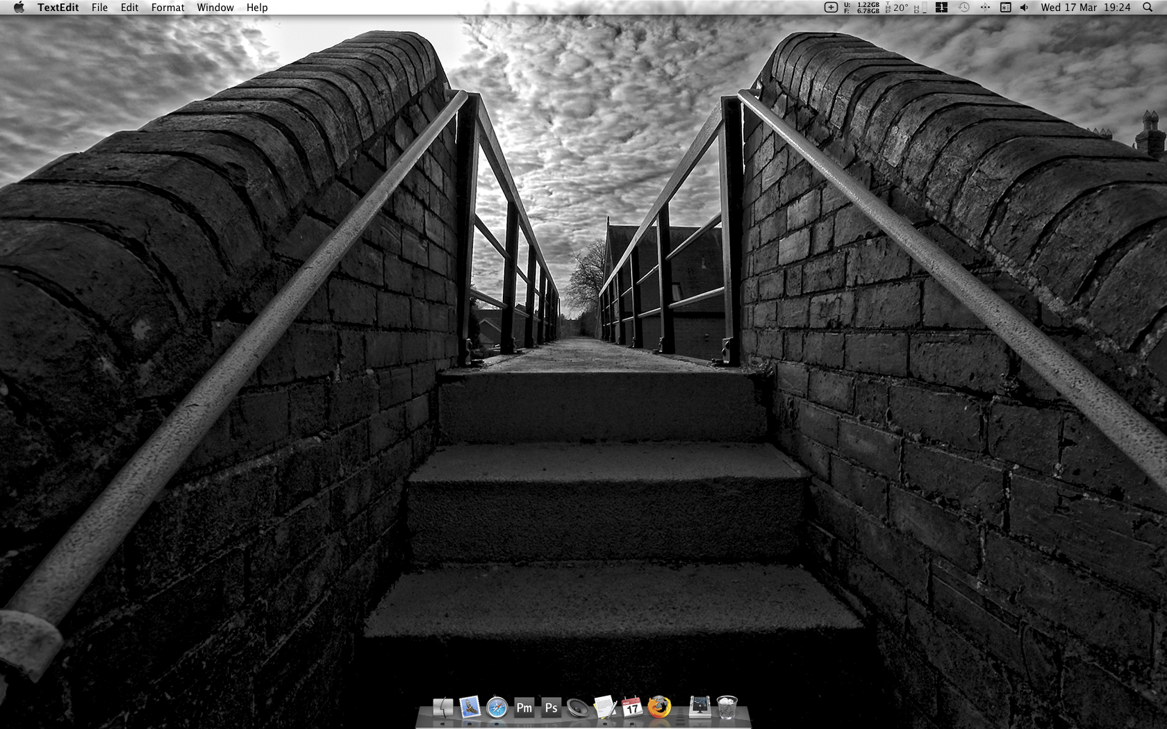 my desktop.jpg
