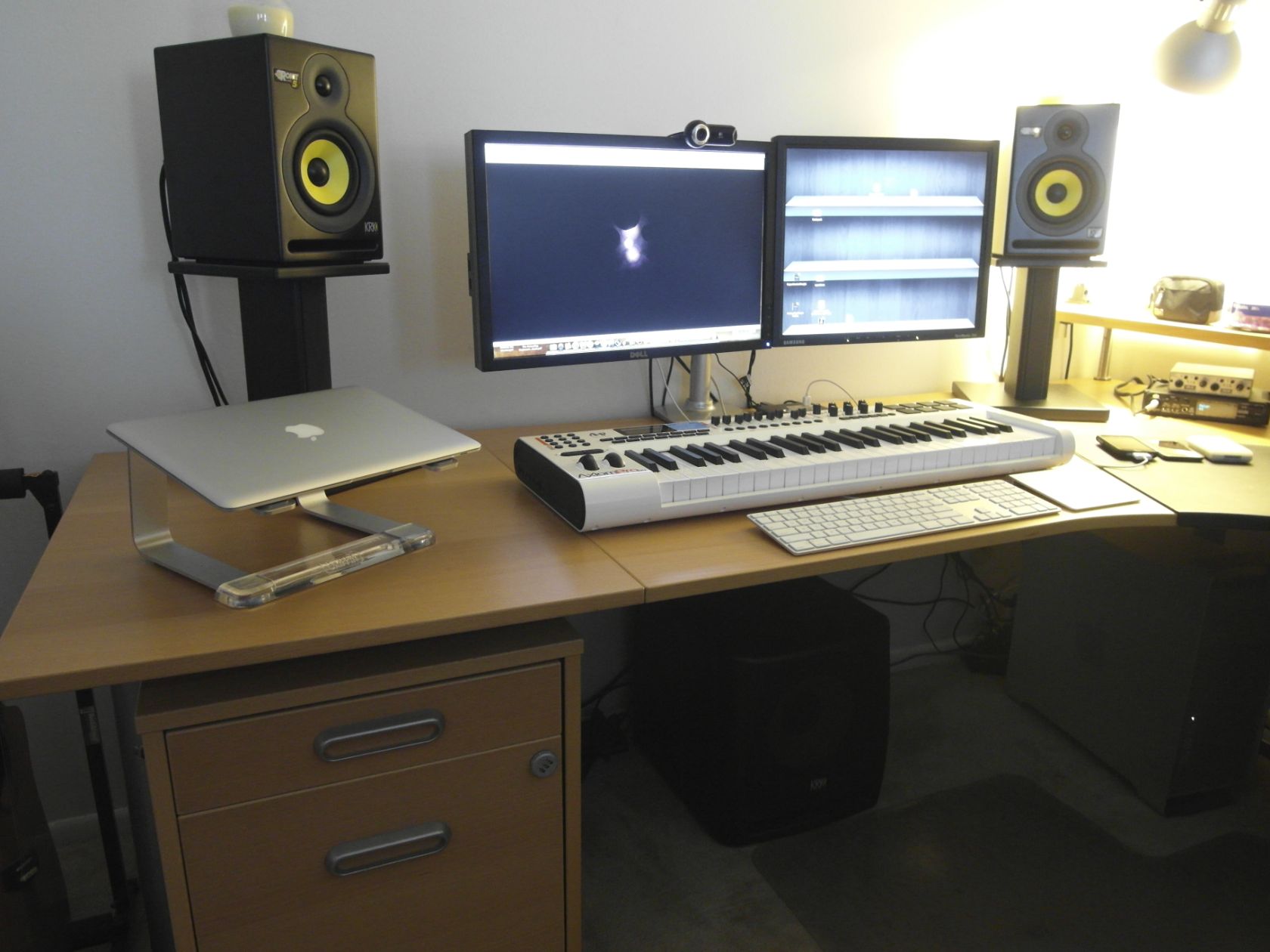 New Desk 034.jpg