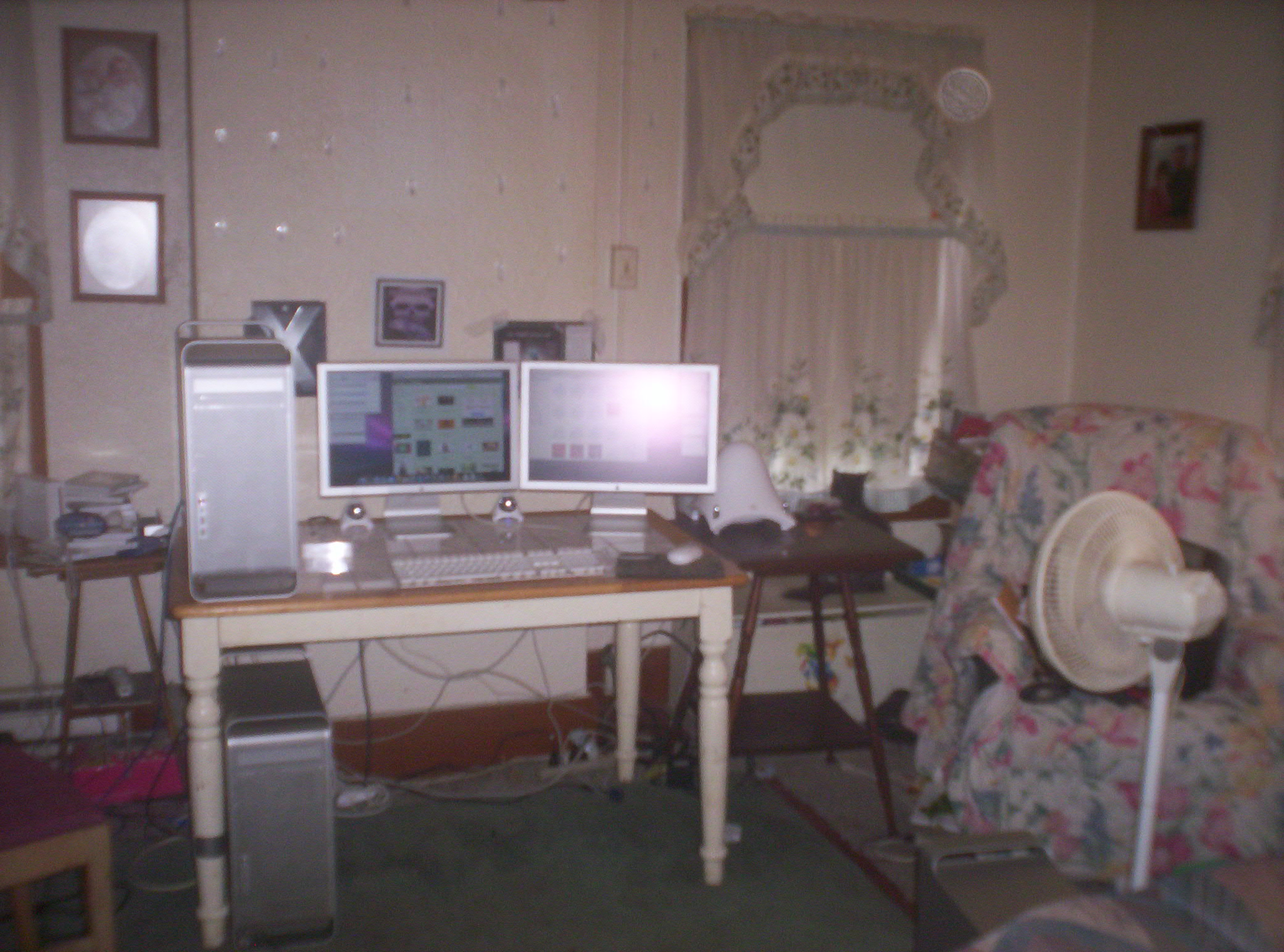 new_powermac_dual_2_7_by_macosxtiger-d3gbmif.jpg