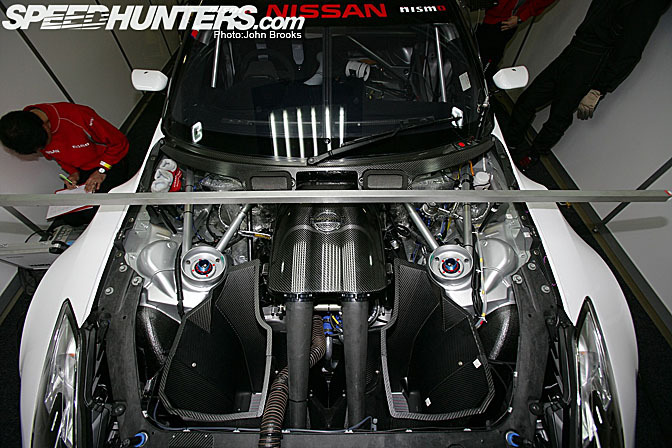 Nissan GT-R R35 GT1 - V8 EngineTitan based.jpg