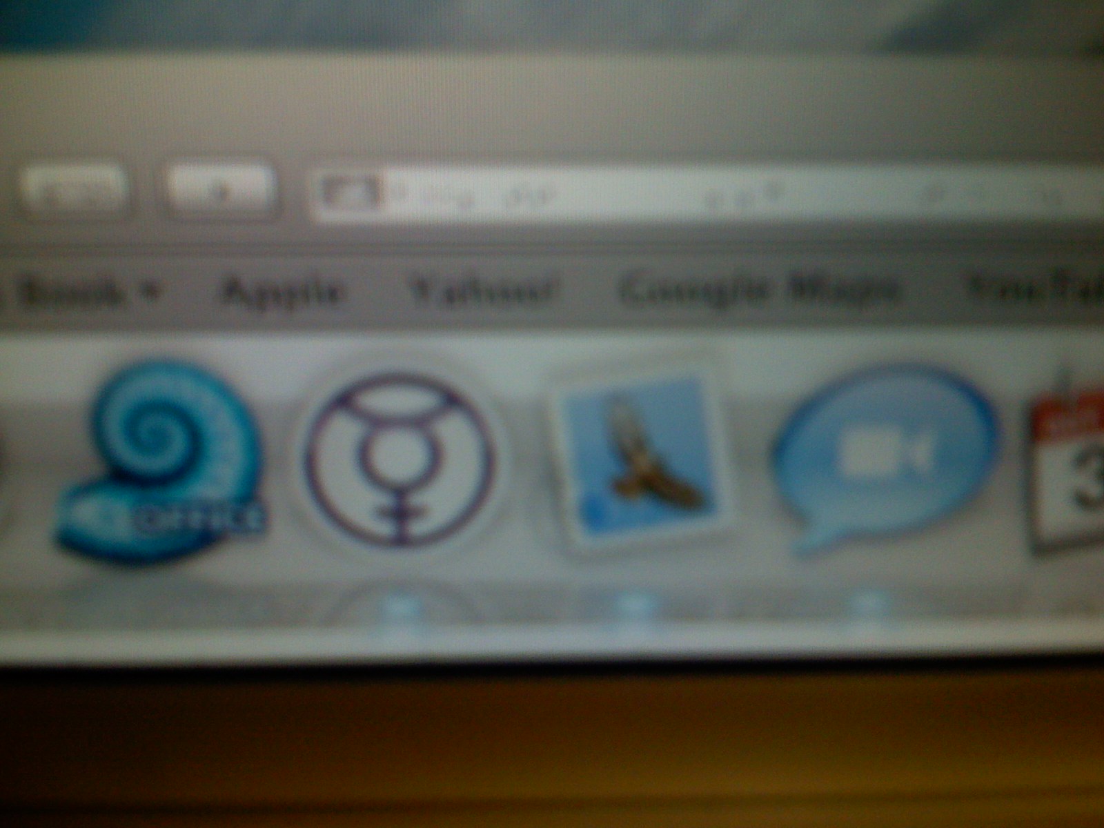 Notice the safari link area and the break of windows.JPG