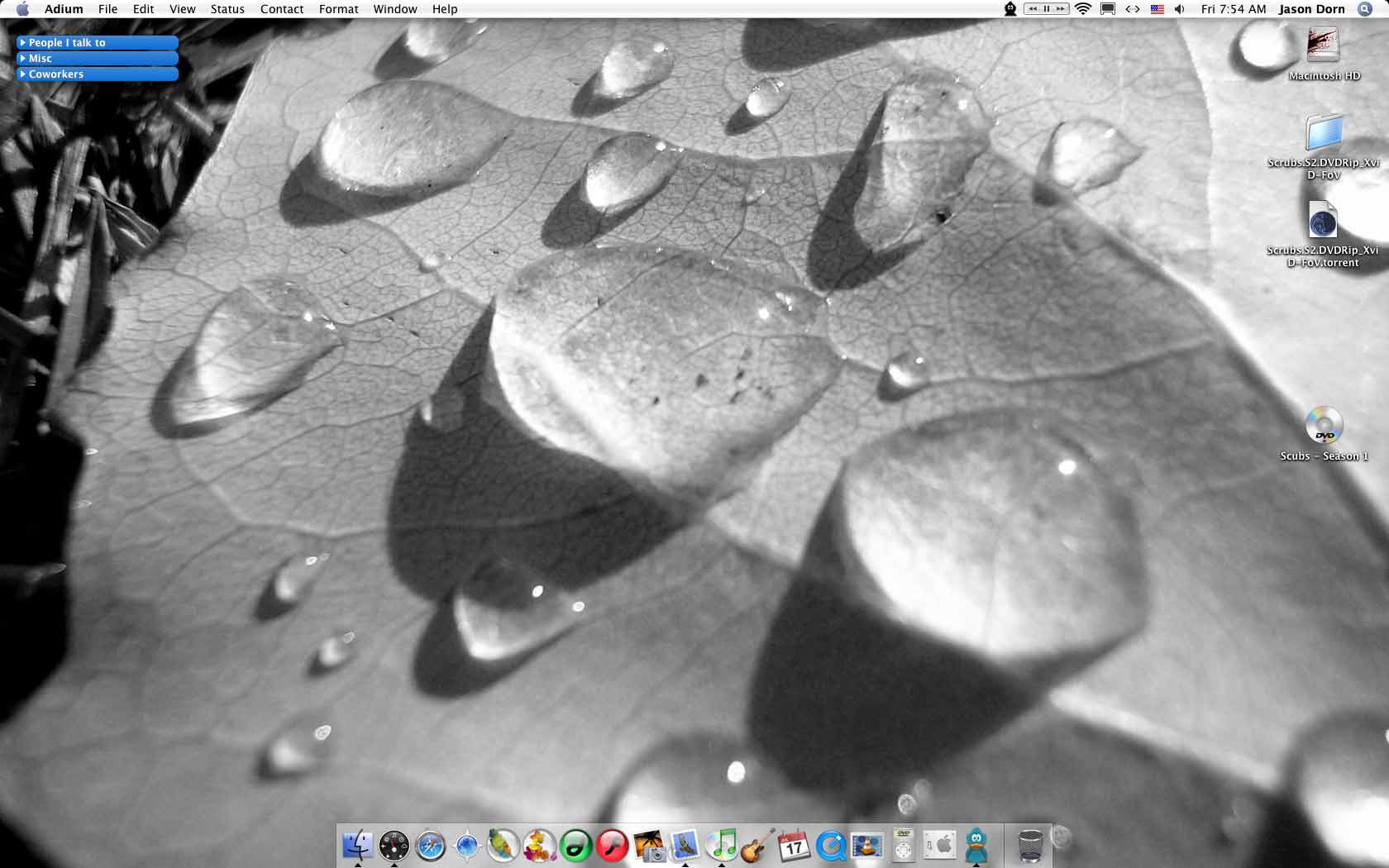 oct_deskleaves.jpg