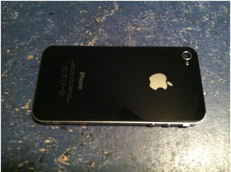 omar iphone 222.jpg