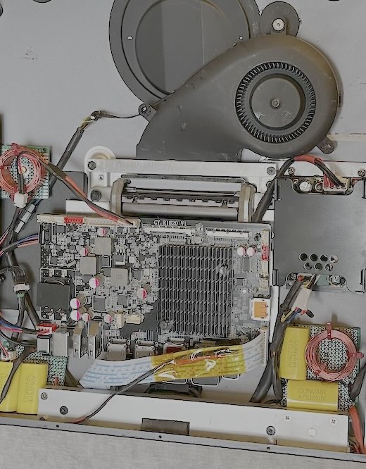 R1820-12VAuxSocket.jpg