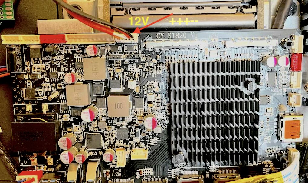 R1820-12VAuxSocketCU.jpg