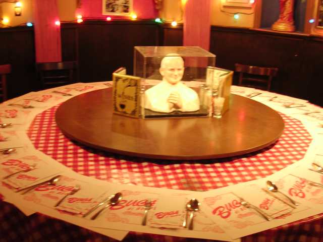 restaurant-buca-di-beppo-pope.jpg