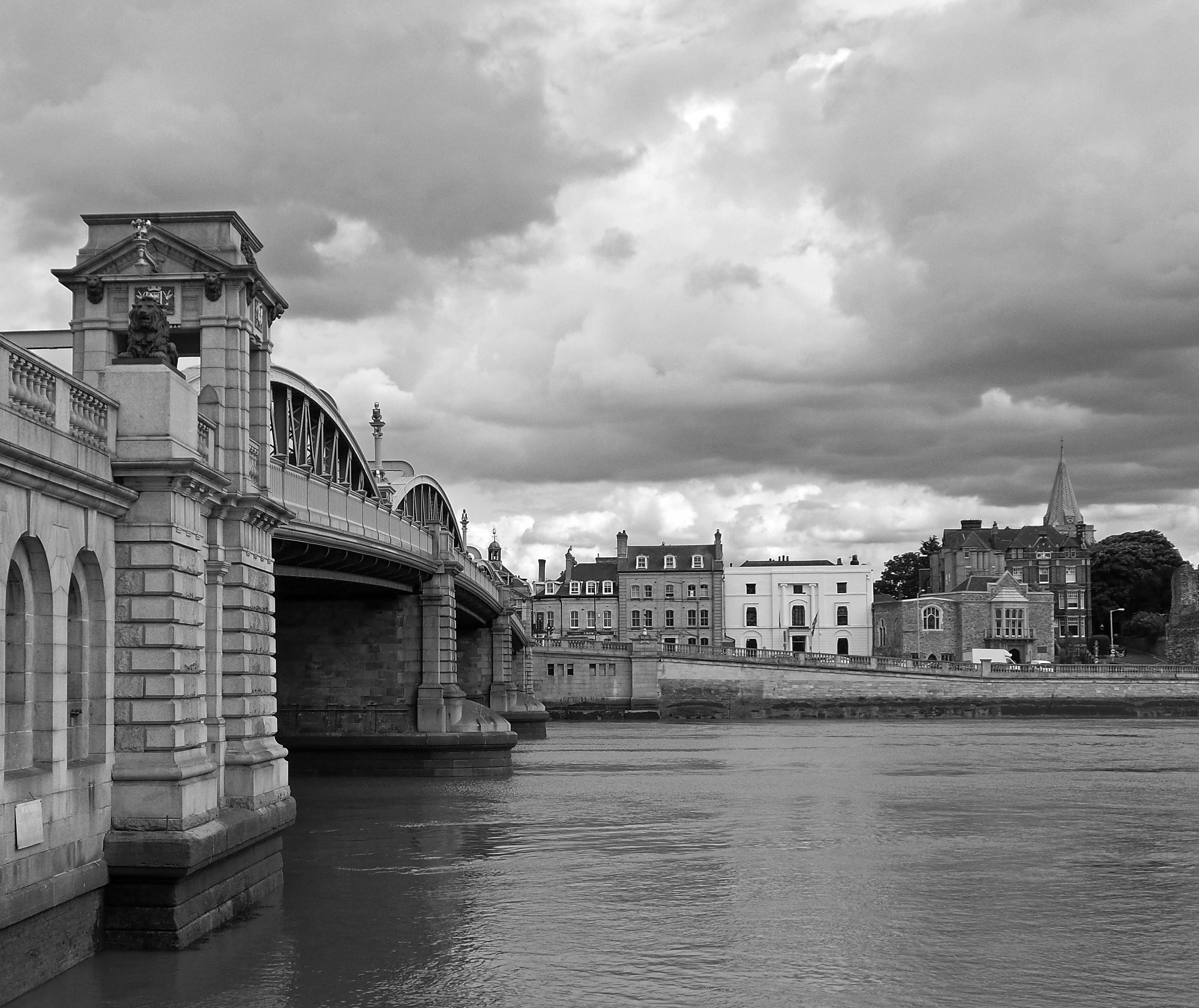 Rochester Bridge.jpg