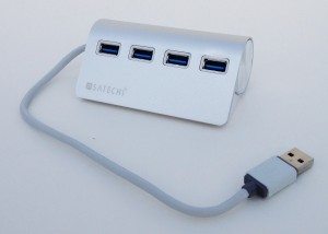satechi-4portusb3.0hubaluminumpremium_03-300x214.jpg