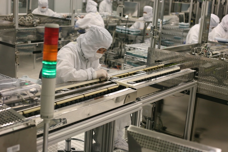 Seagate's_clean_room.jpg