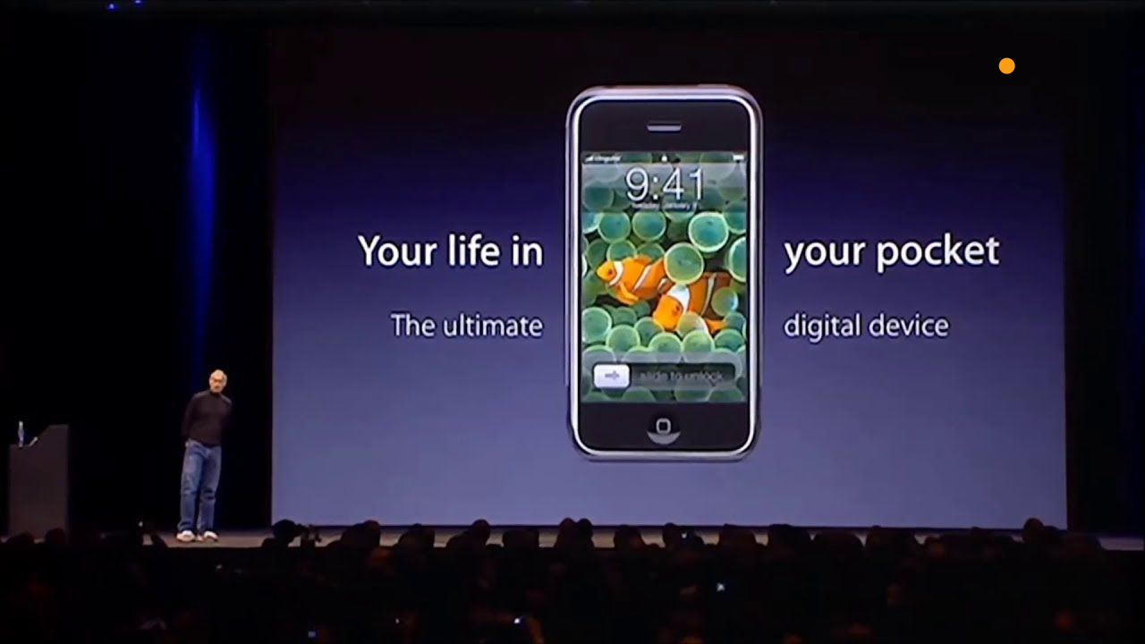 steve-jobs-iphone-introduction-in-2007.jpg