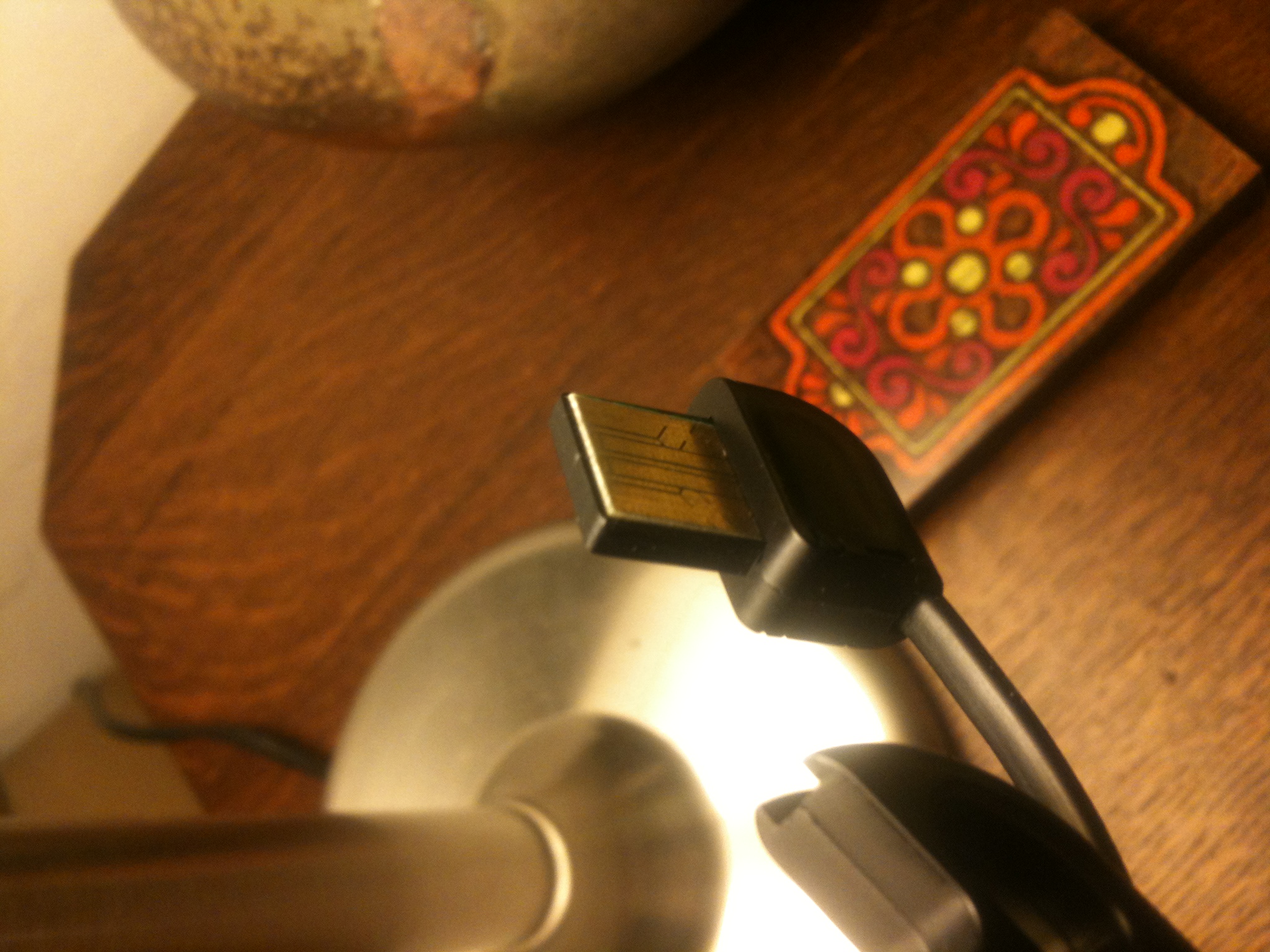 strange-usb.jpg