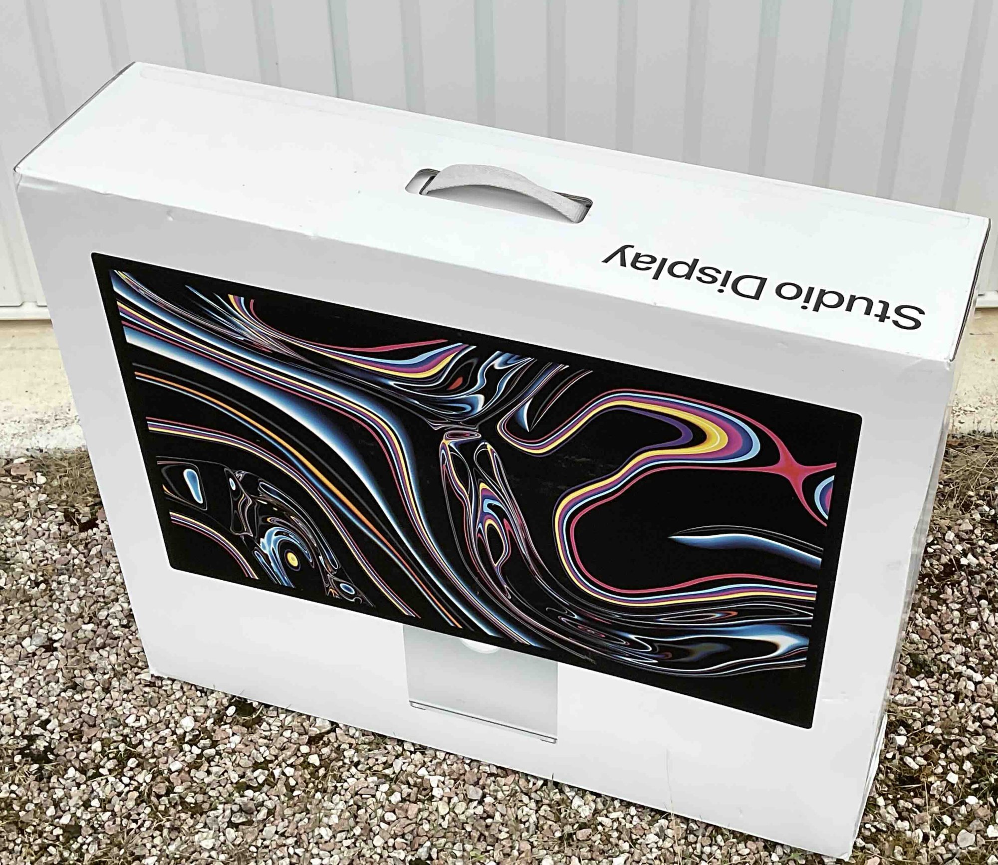StudioDisplay1.jpg