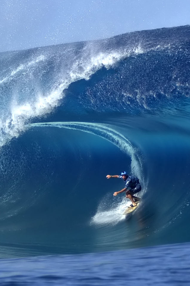 Surfing_Hawaii.jpg