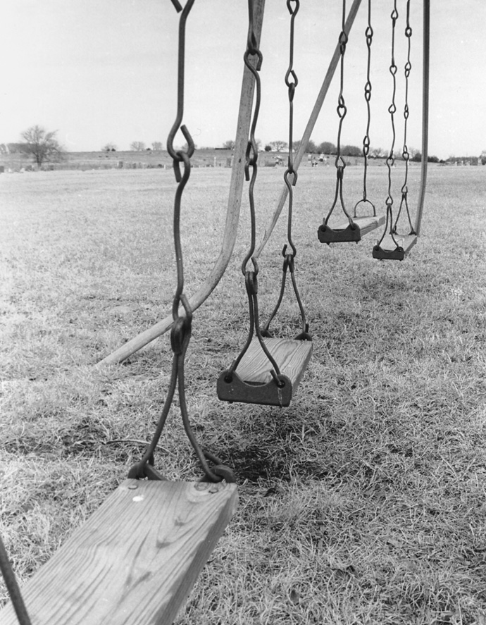 swings_3.8563416_std.jpg