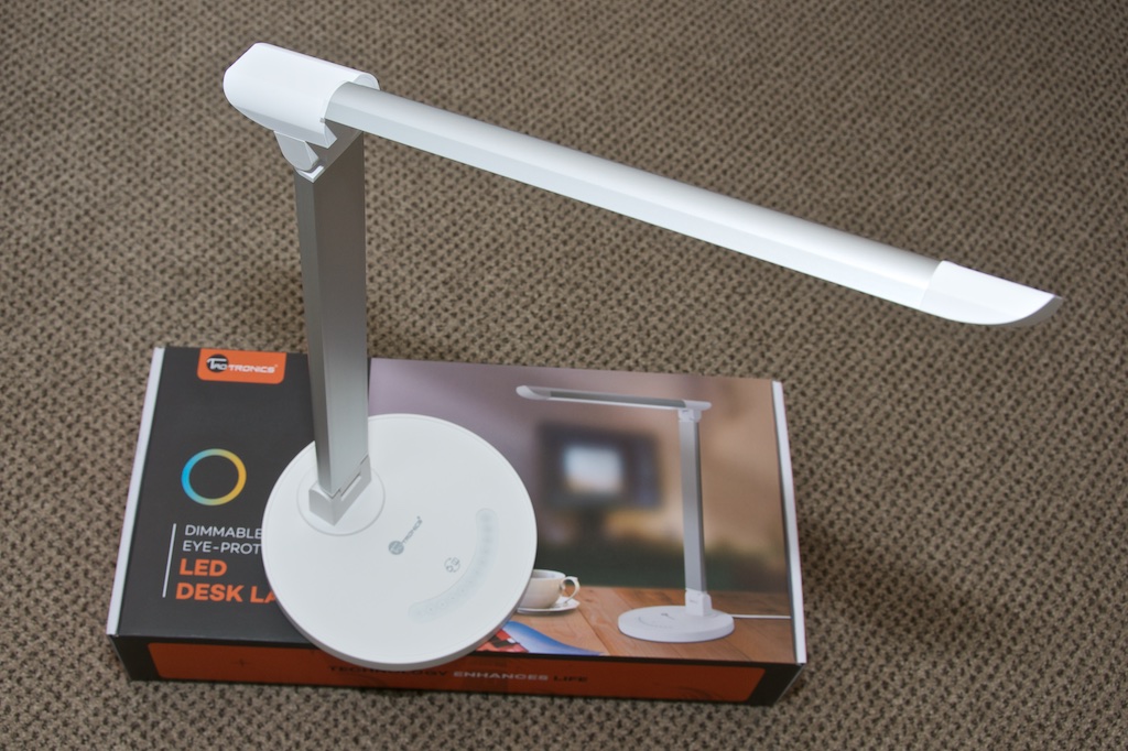 Taotronics E5 LED Lamp 1.jpg