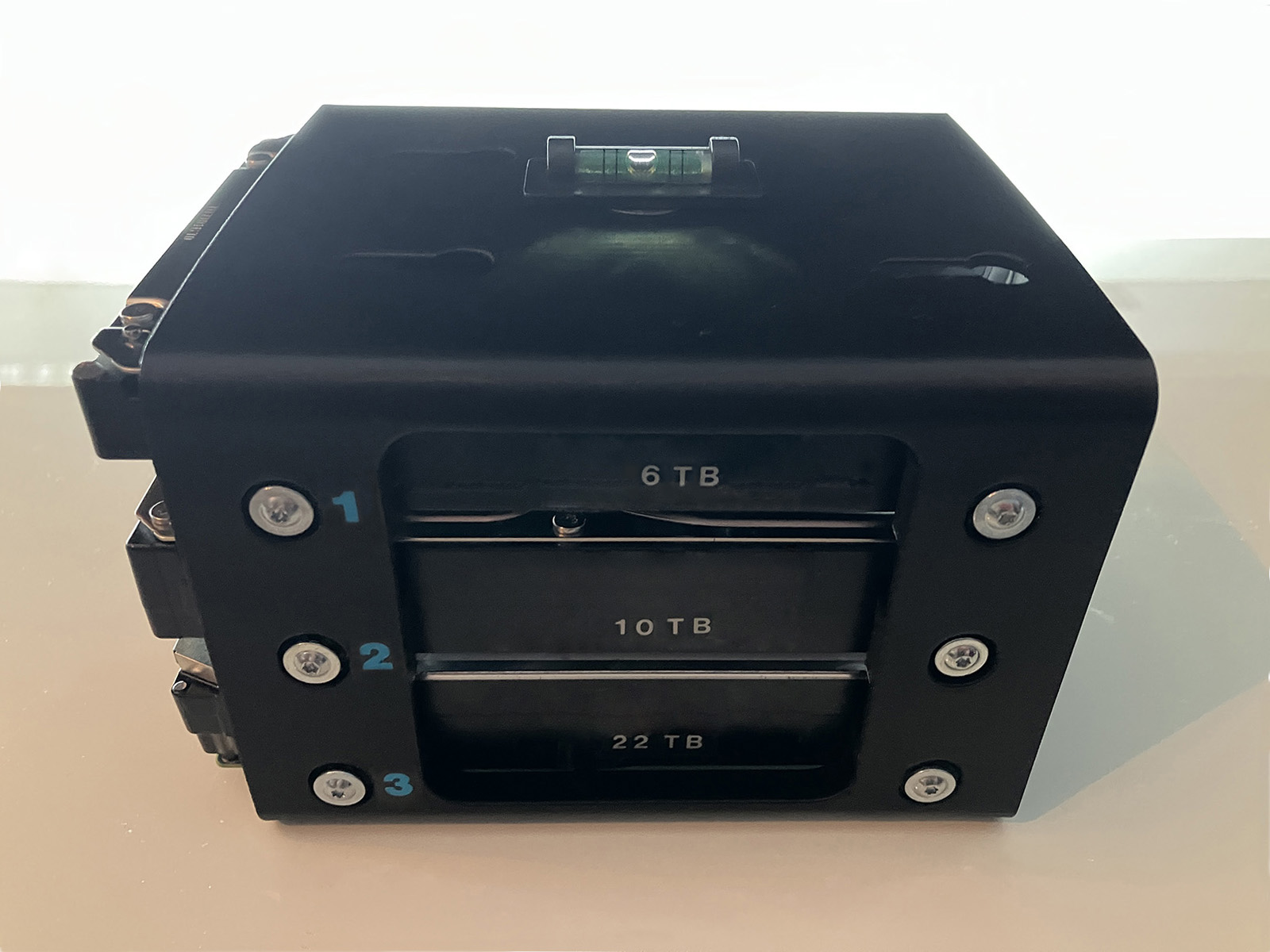 TeraTrio Tray HDD cage disk level.jpg