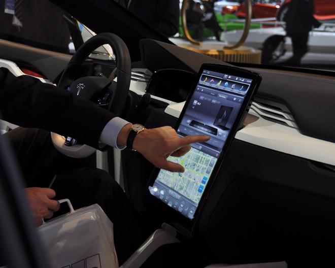 tesla-model-x-prototype-electric-suv_1.jpg