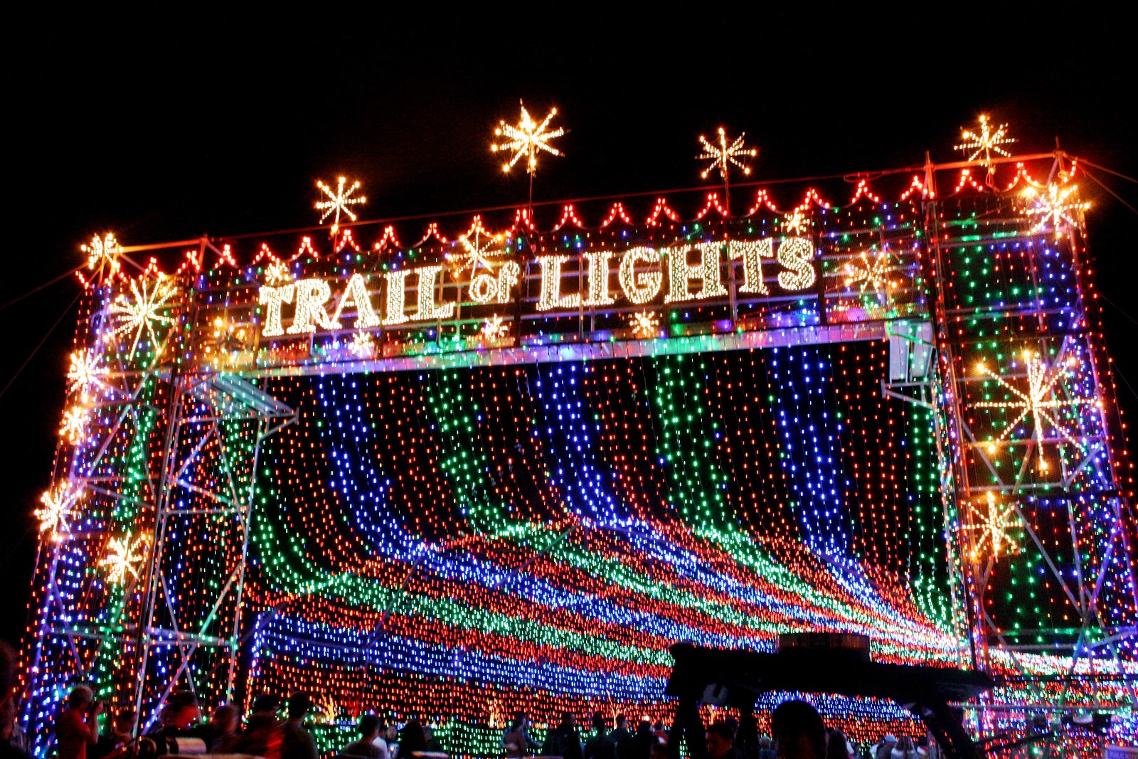 Trail_of_lights_014.jpg